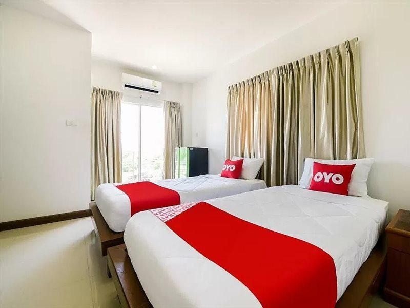 Oyo 350 Mae Saeng Place Сі-Рача Екстер'єр фото