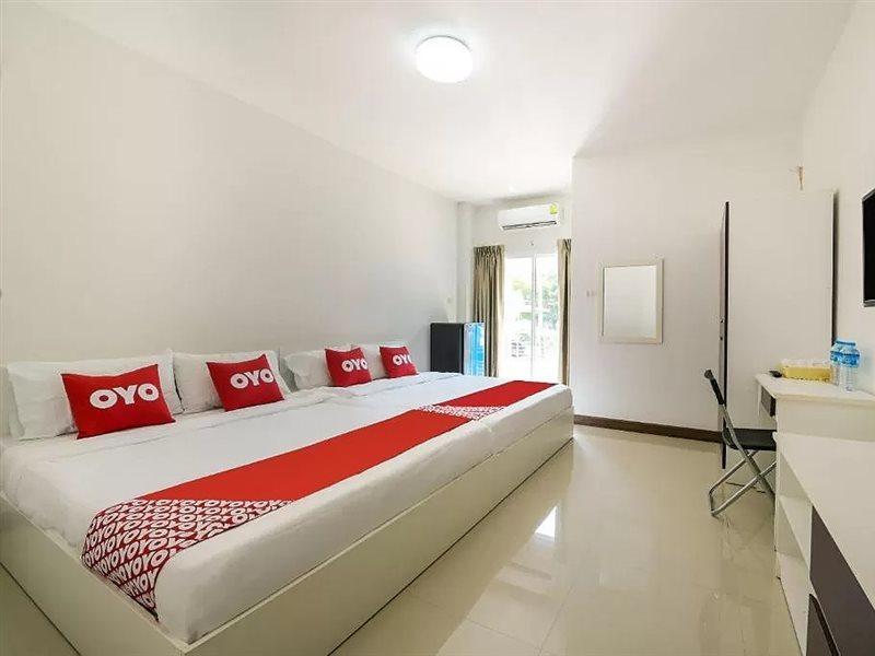 Oyo 350 Mae Saeng Place Сі-Рача Екстер'єр фото