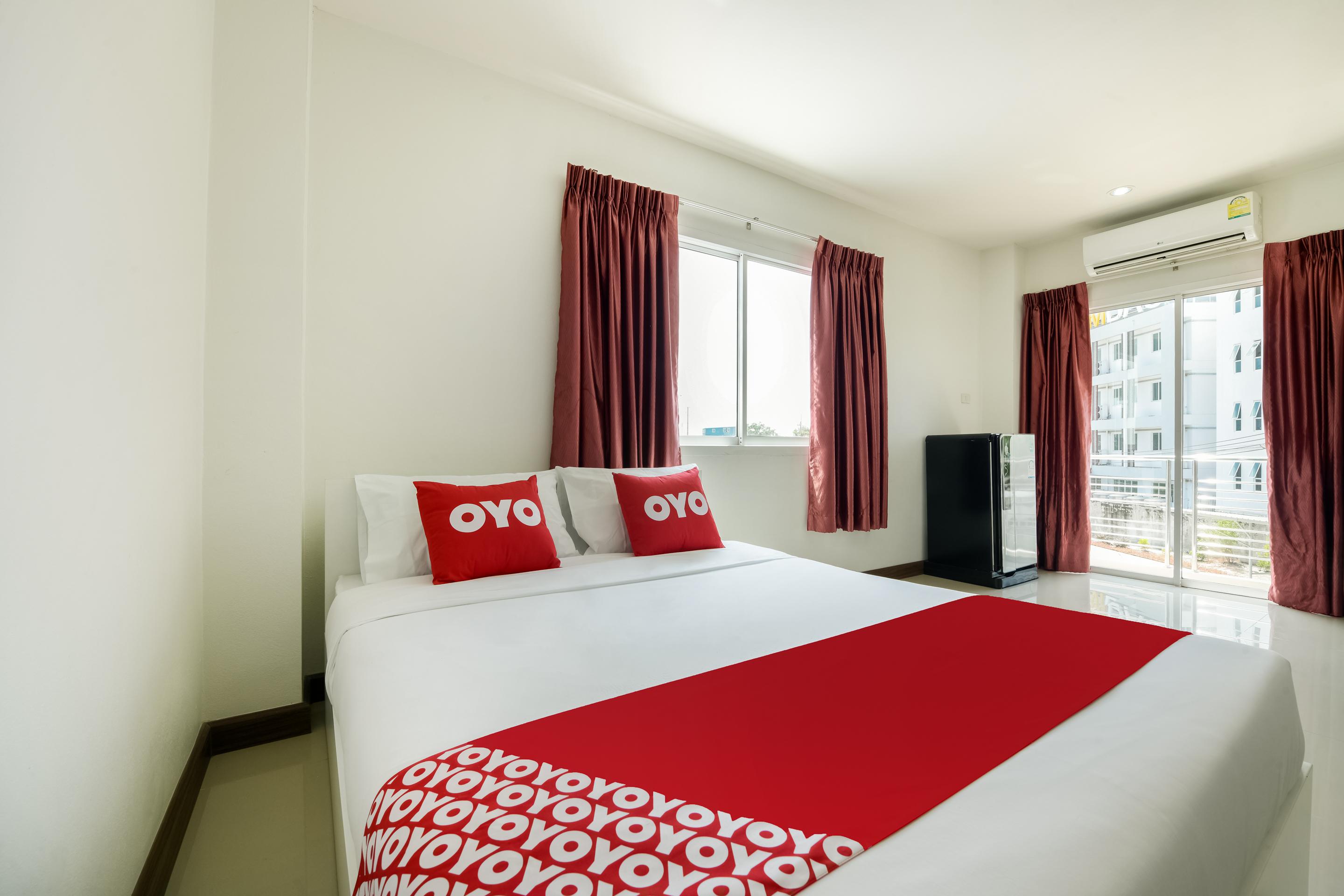 Oyo 350 Mae Saeng Place Сі-Рача Екстер'єр фото