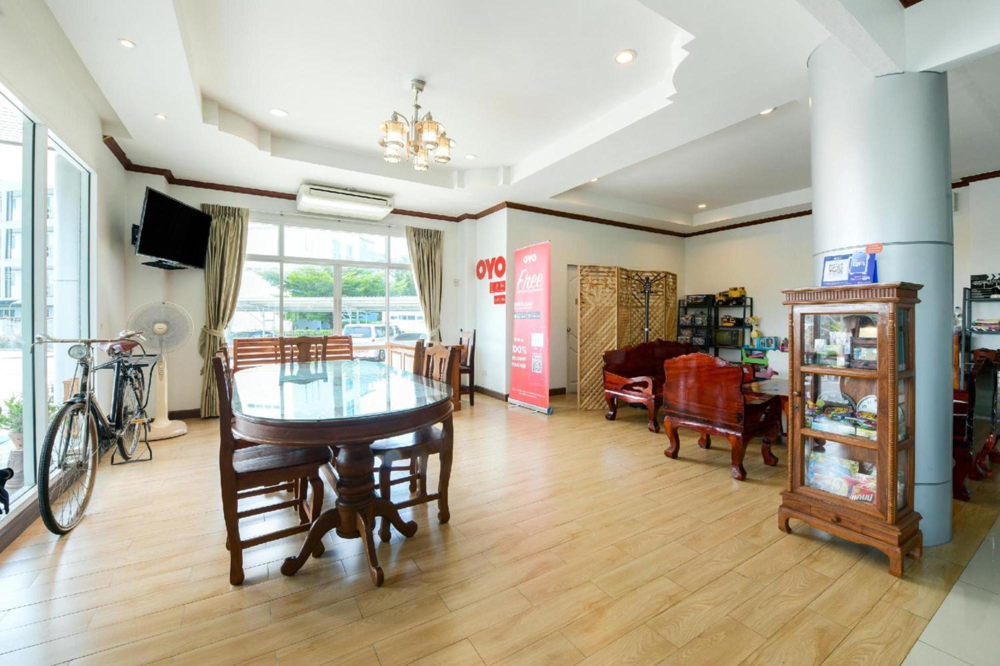 Oyo 350 Mae Saeng Place Сі-Рача Екстер'єр фото